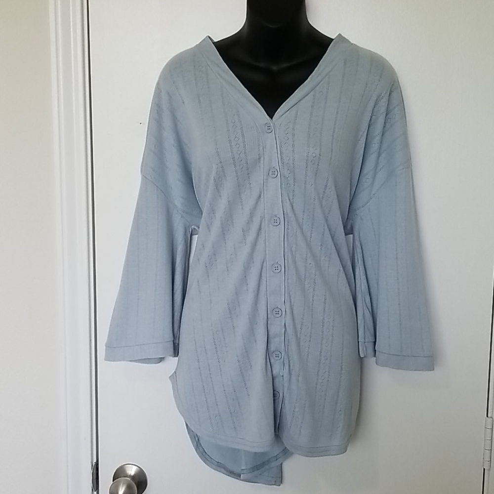 Suzanne Betro Button up knit top